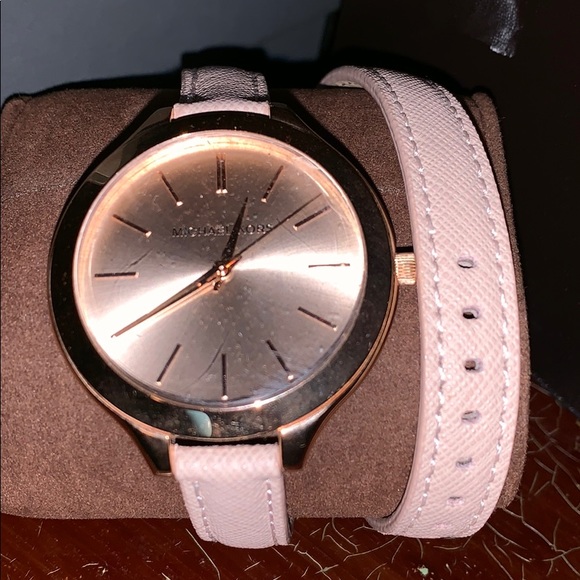 Michel Kors Limited Edition Rose Gold Watch - Picture 5 of 5